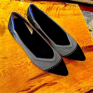 Rothys Point Size 8!